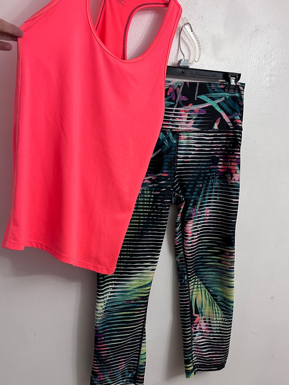 Women’s Coral Racerback Tank Top & Printed Leggings Athletic Athlesuire set